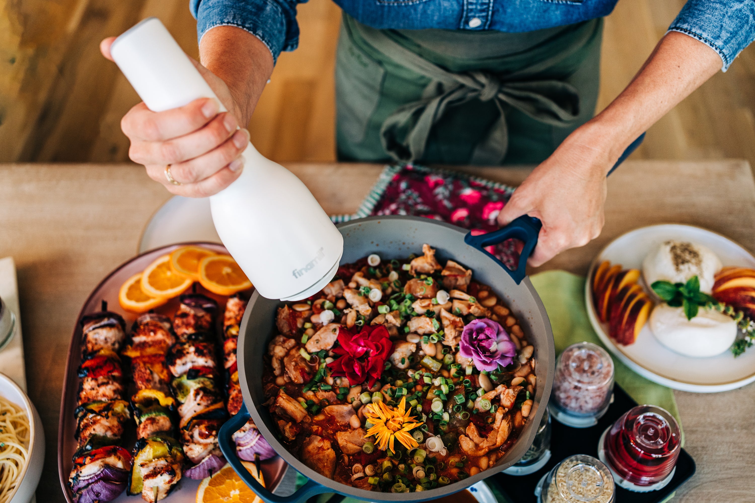 Finamill biały młynek do przypraw 